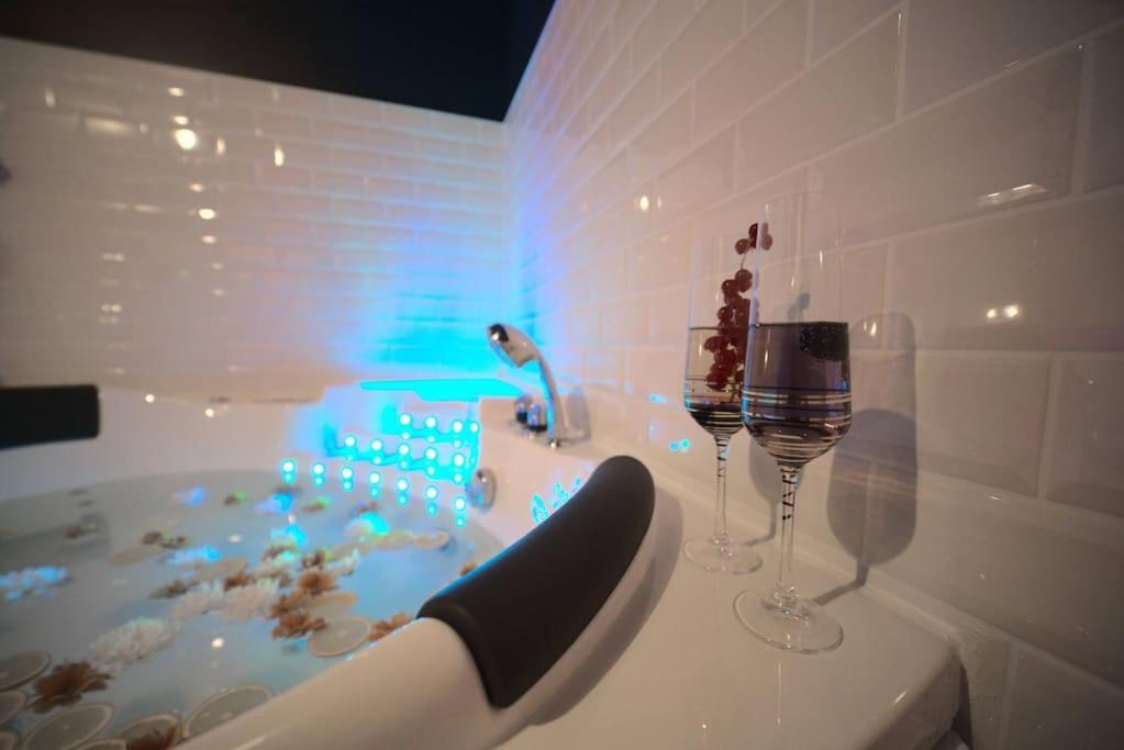 Luxury Room Jacuzzi Centre Ville Haut De Gamme Mulhouse Eksteriør billede